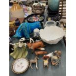 A QUANTITY OF CERAMIC ITEMS TO INCLUDE BESWICK FOXES, PENGUIN, COW, ETC, A MOORCROFT BOWL, ROYAL