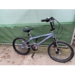 A CHILDRENS KORE PAIN BMX BIKE