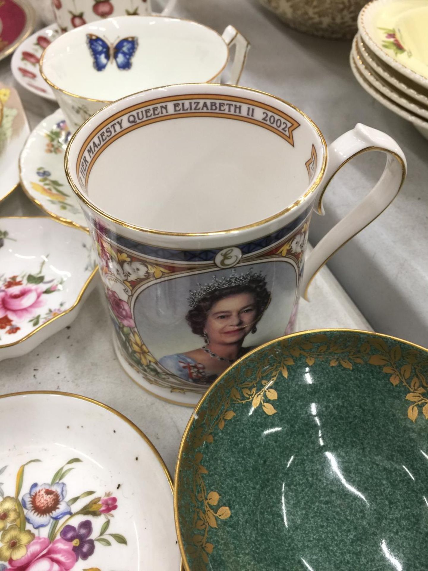 A QUANTITY OF MINTON, ROYAL WORCESTER, AYNSLEY, ETC TO INCLUDE PIN TRAYS, CUPS, SAUCERS, EGG - Bild 3 aus 5