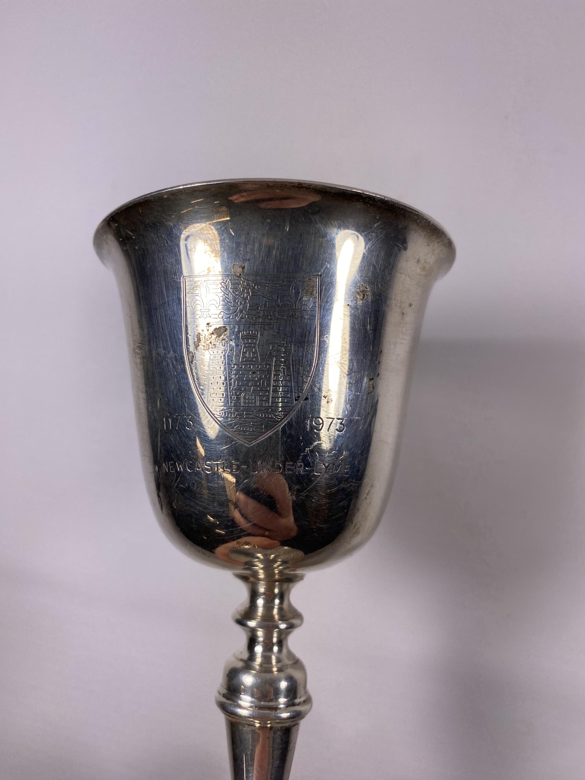 A HALLMARKED SILVER GOBLET - NEWCASTLE UNDER LYME CENTENARY - Image 4 of 4