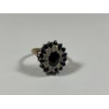 A 9CT YELLOW GOLD SAPPHIRE & CZ CLUSTER RING, WEIGHT 3.9G