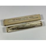 A VINTAGE BOXED 'THE WARDEN' HALLMARKED SILVER PROPELLING PENCIL