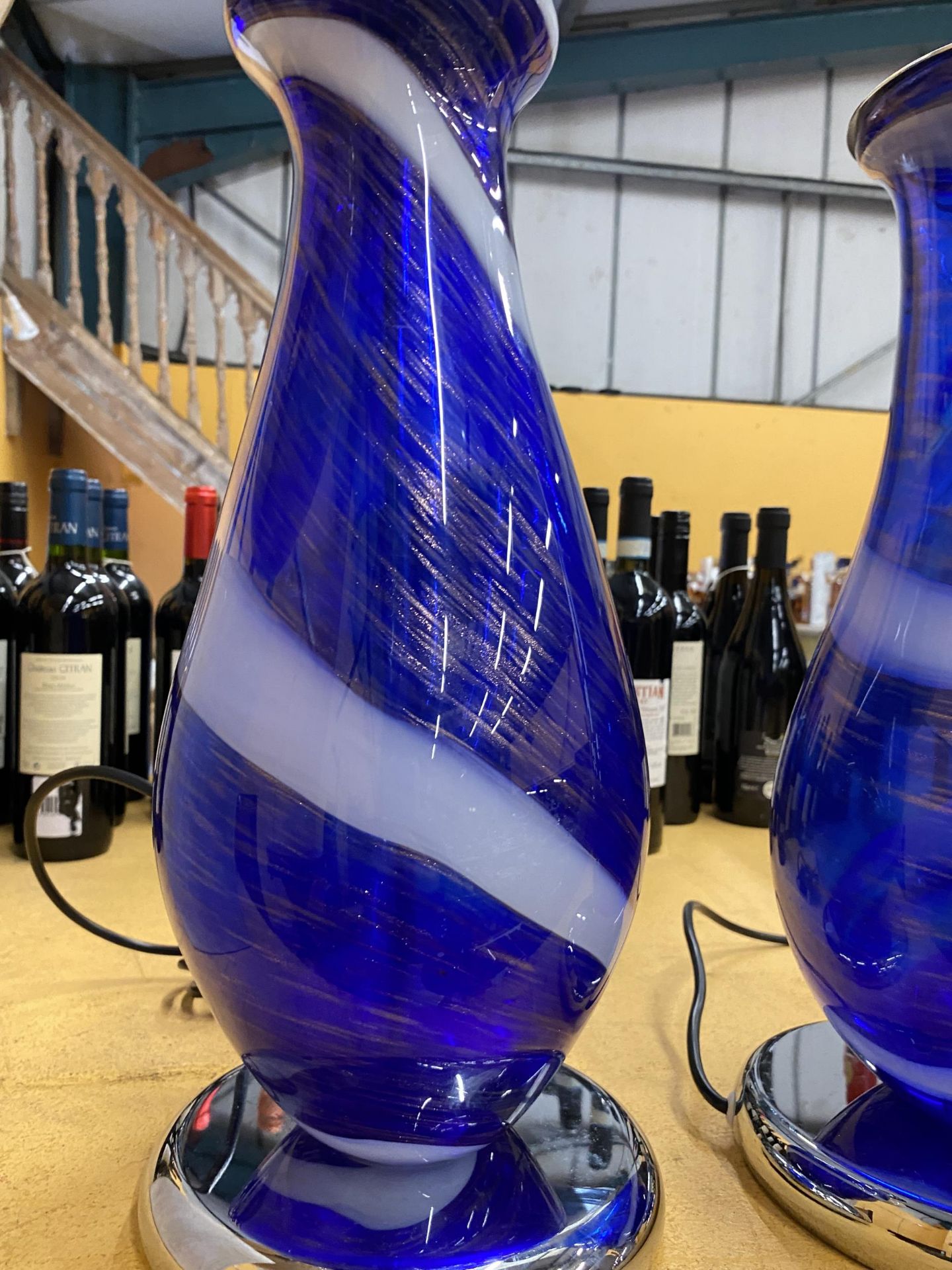 A PAIR OF MURANO BLUE GLASS LAMPS - Image 2 of 3