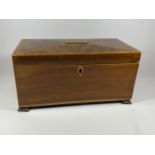 A 19TH CENTURY SATINWOOD TEA CADDY TOGETHER WITH ASSORTED VINTAGE LEATHER GLOVES, HEIGHT 15CM
