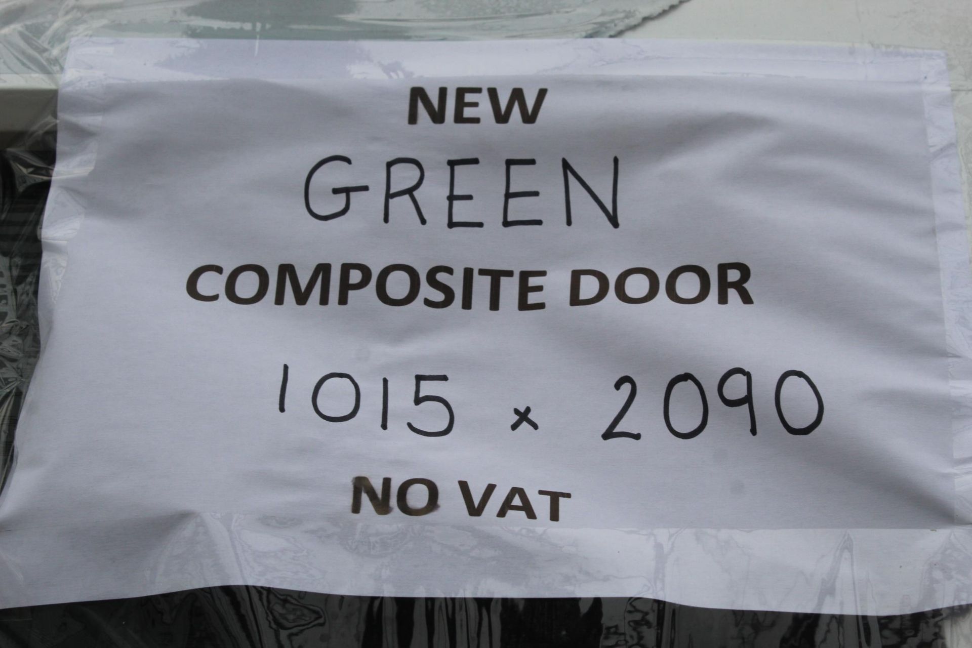 A NEW GREEN COMPOSITE DOOR AND FRAME 1015MM X 2090 MM LOCK AND KEYS IN LETTER BOX NO VAT - Bild 2 aus 3