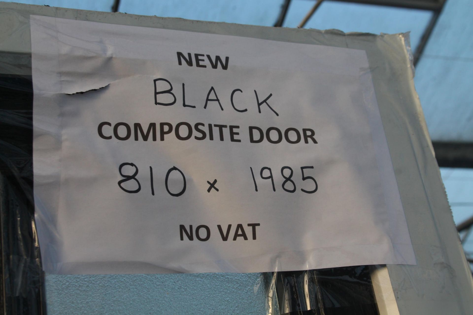 A NEW BLACK COMPOSITE DOOR AND FRAME 810MM X 1985MM LOCK AND KEYS IN LETTERBOX NO VAT - Bild 2 aus 3
