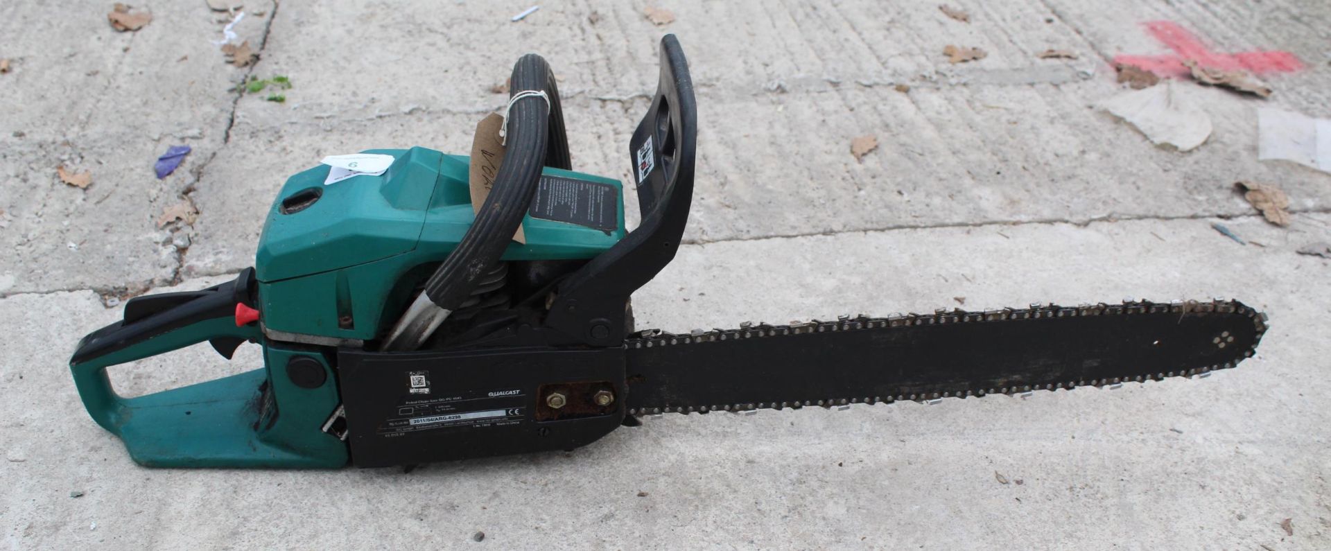 QUALCAST PETROL CHAINSAW GOOD WORKING ORDER NO VAT - Image 2 of 3