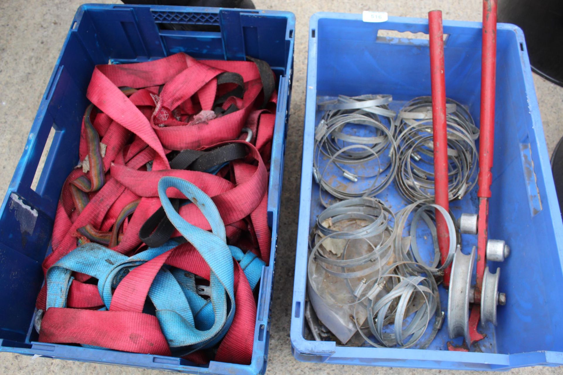 BOX OF STRAPS AND BOX OF LARGE JUBILEE CLIPS NO VAT