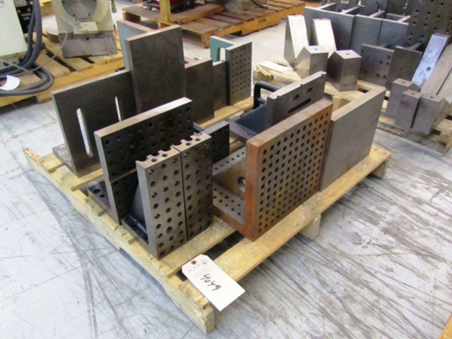 Pallet of Assorted Angle Plates