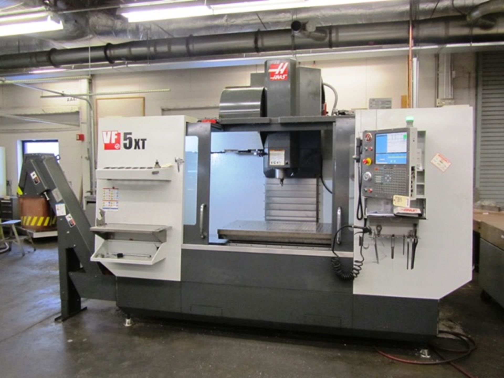 Haas VF5 XT 5-Axis CNC Vertical Machining Center - Image 4 of 6