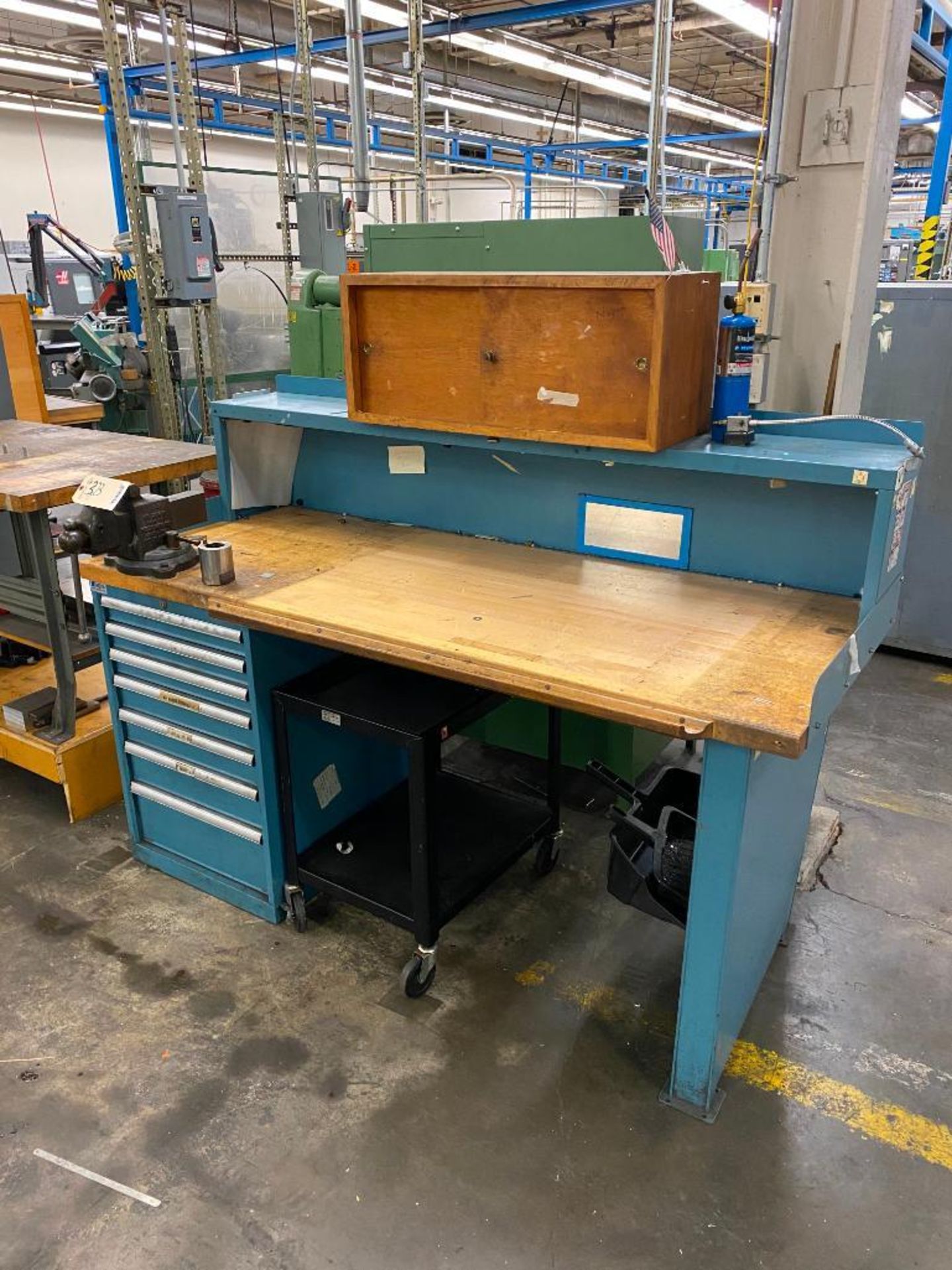 Lista Workbench with Contents & Vise