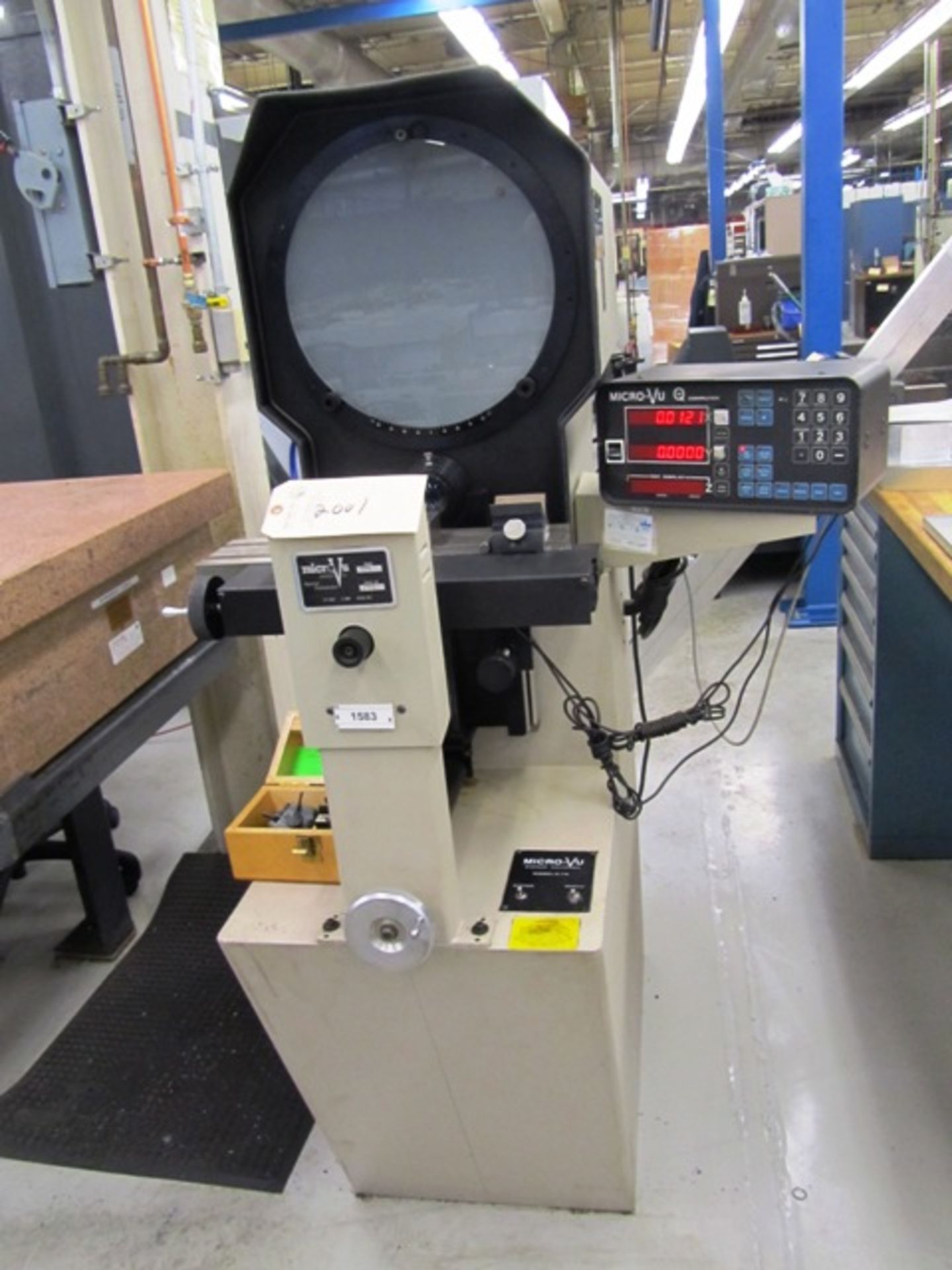 MicroVu H-14 Optical Comparator