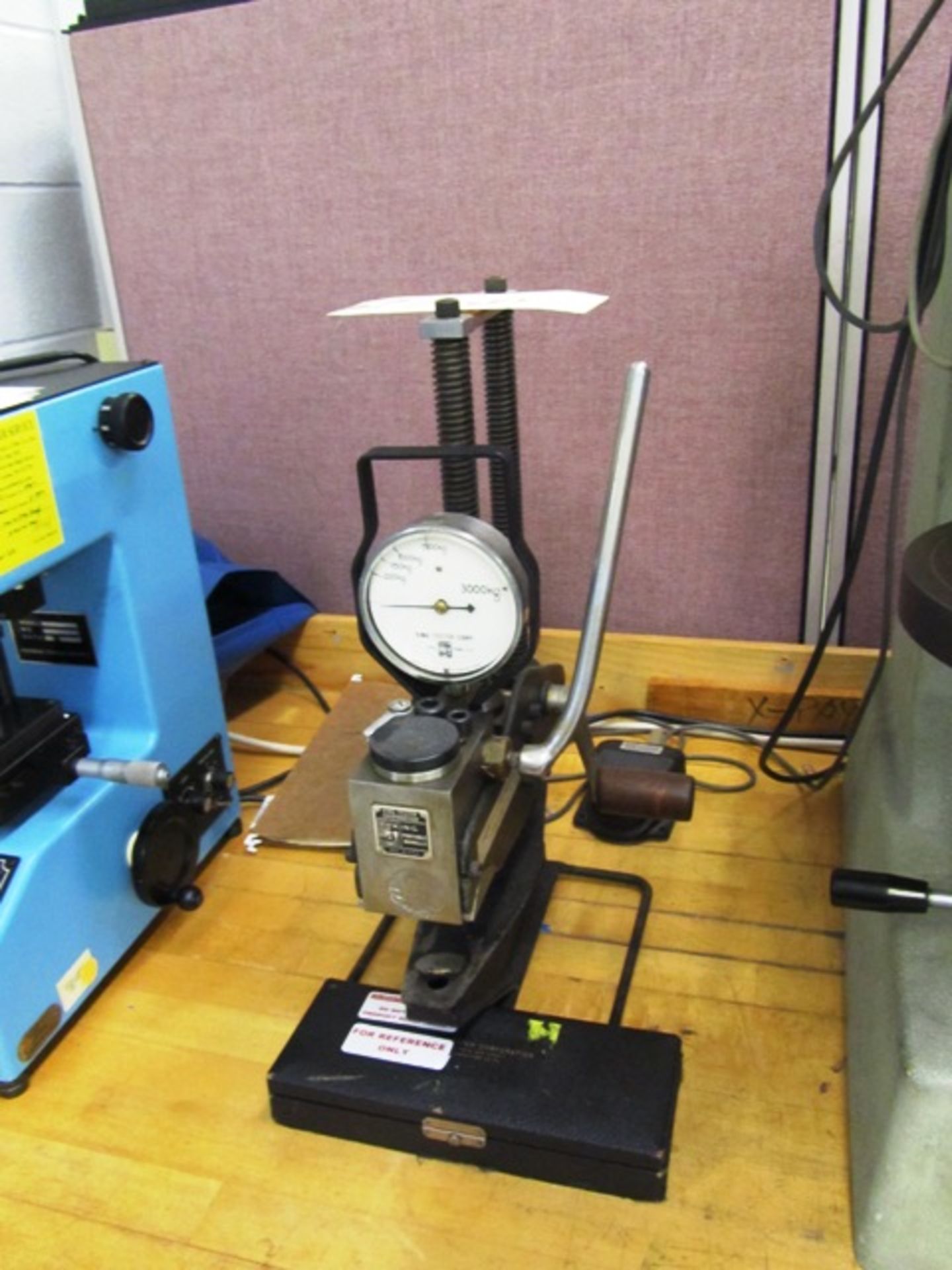 King 3,000 kg Hardness Tester