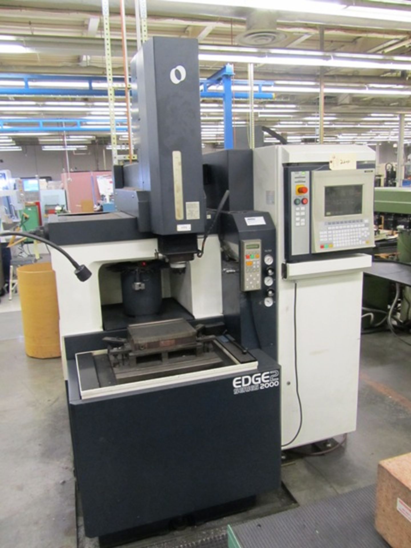 Makino EDGE2 - 2000 Series CNC EDM Machine