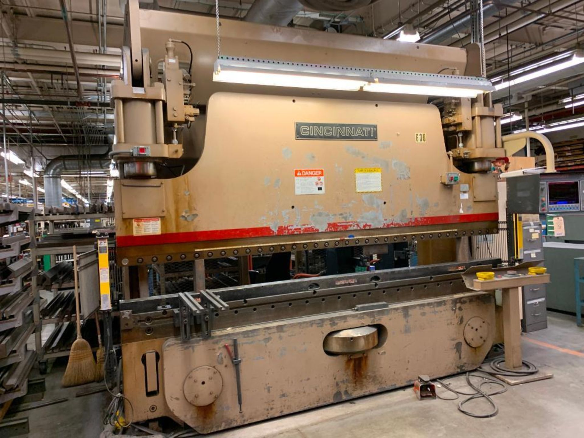 Cincinnati 230 Ton Autoform Press Brake