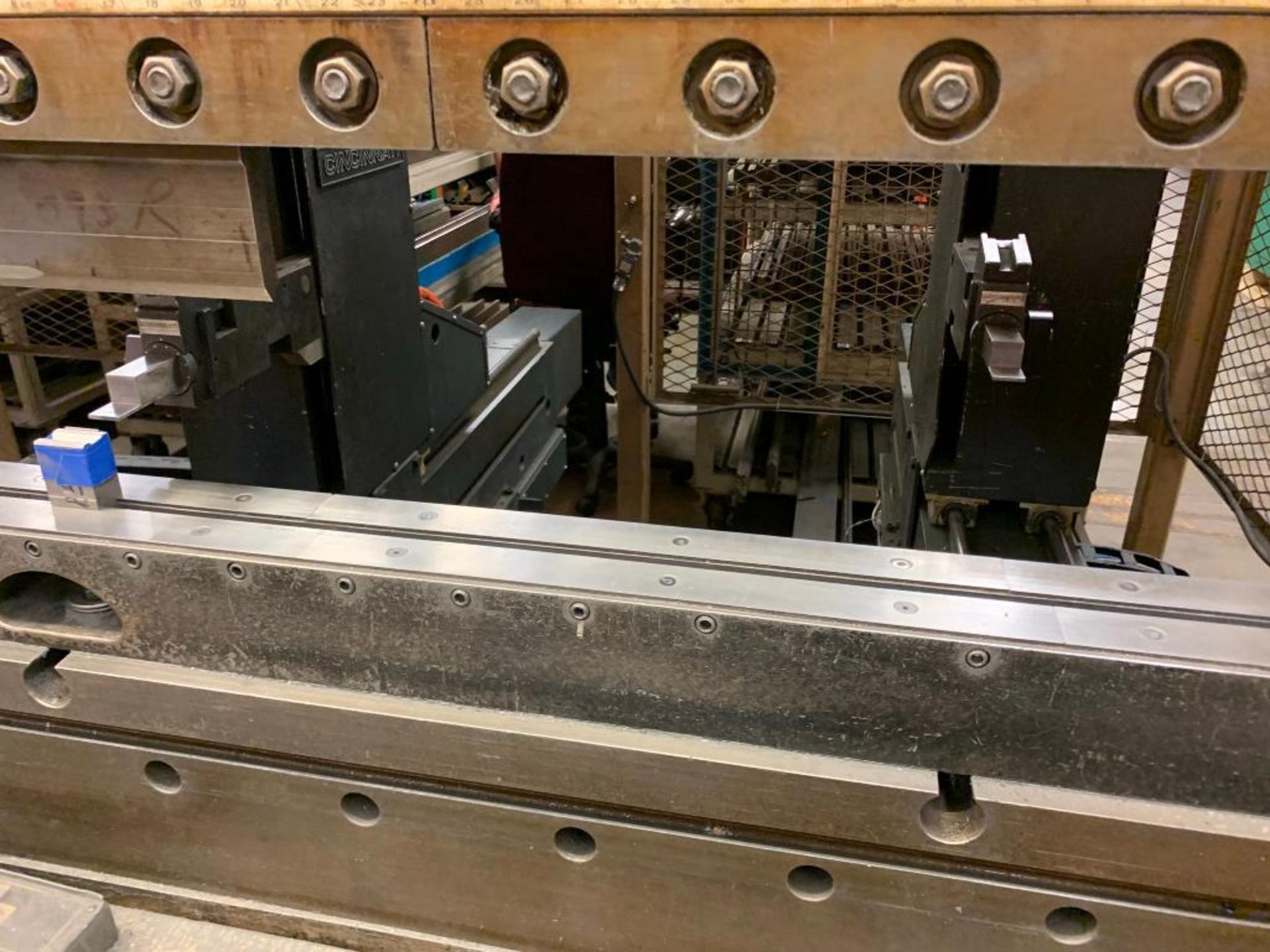 Cincinnati 230 Ton Autoform Press Brake - Bild 8 aus 11