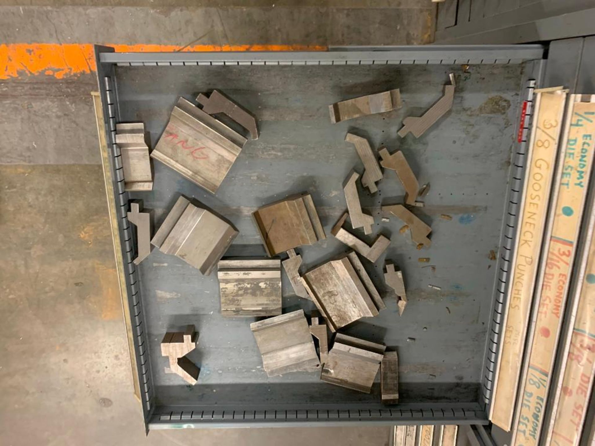 Vidmar 17 Drawer Cabinet with Assorted Press Brake Dies - Image 11 of 16