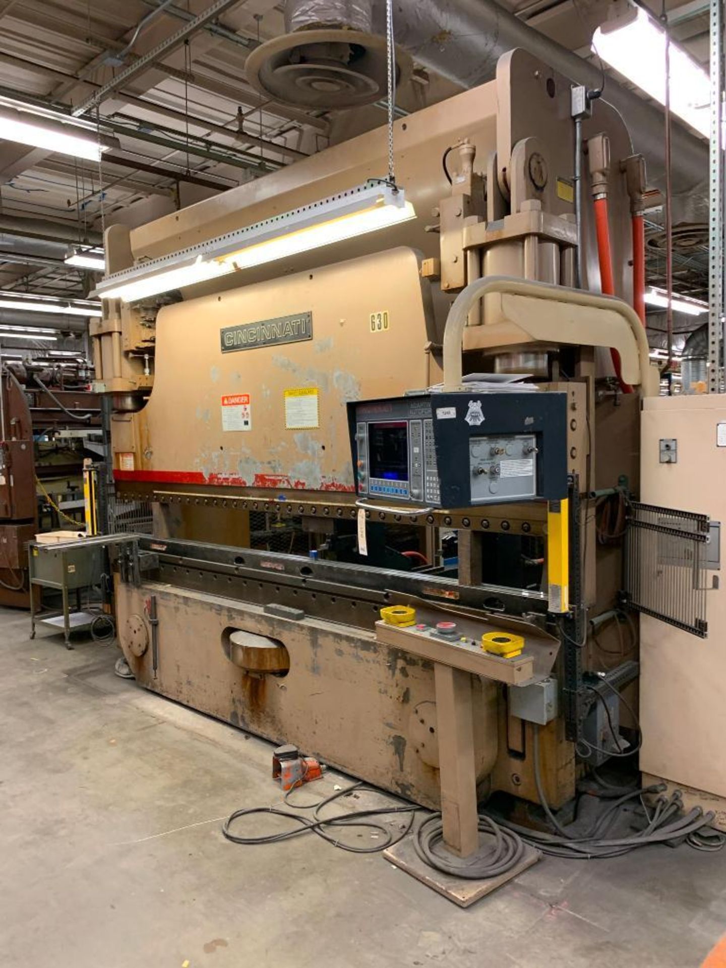 Cincinnati 230 Ton Autoform Press Brake - Image 3 of 11