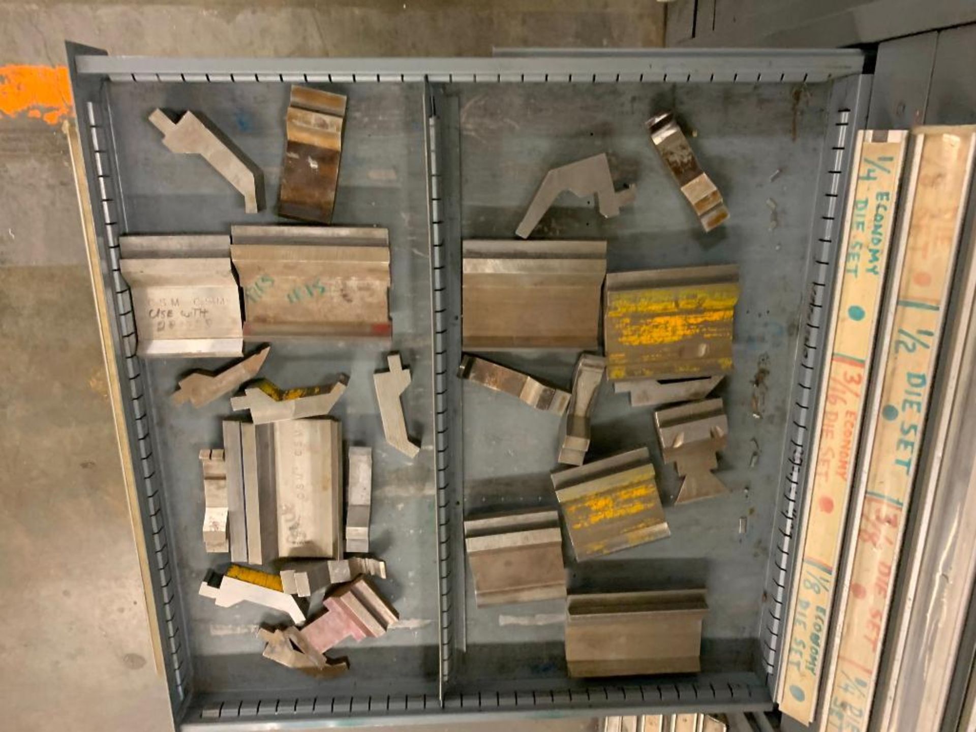 Vidmar 17 Drawer Cabinet with Assorted Press Brake Dies - Image 10 of 16