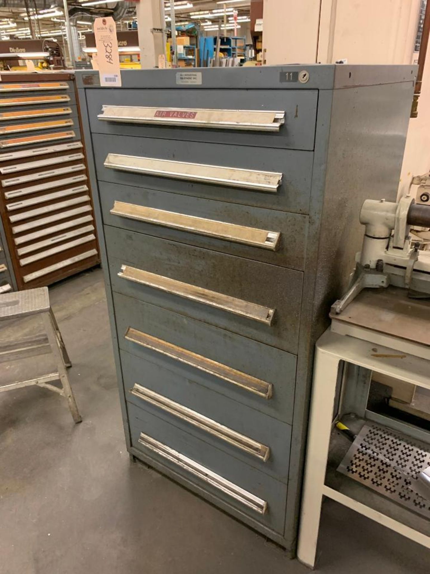 Vidmar 7 Drawer Cabinet with Punch Press Tooling - Bild 2 aus 8