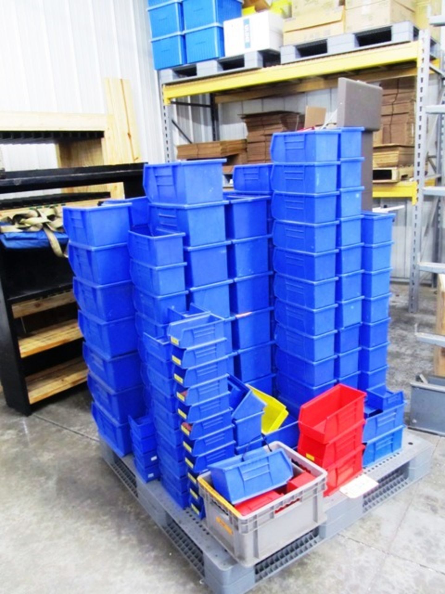 Adjustable Plastic Totes / Bins (on pallet)