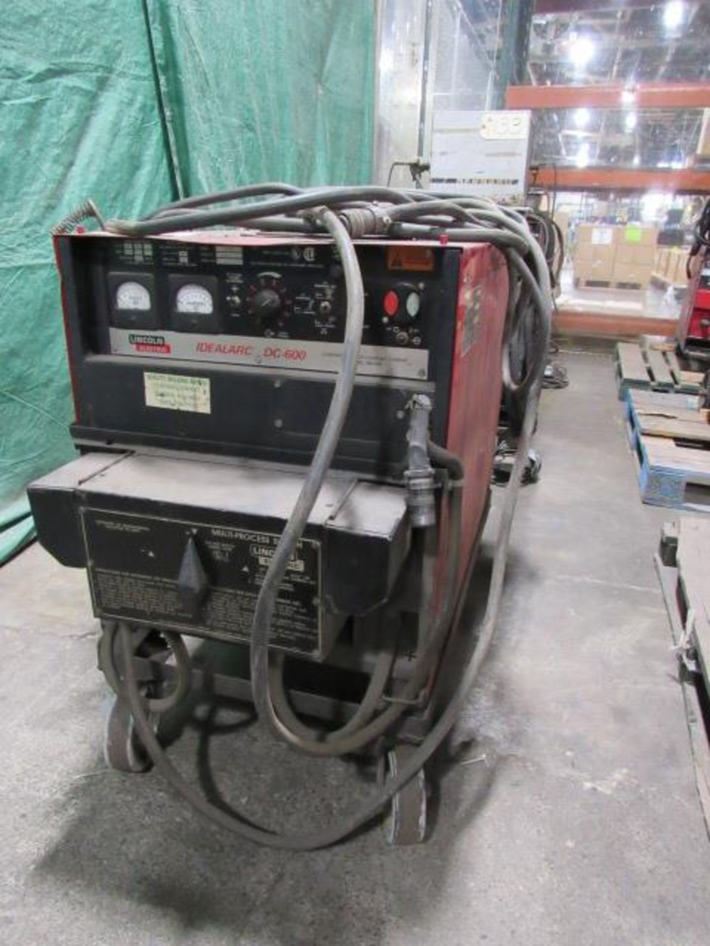 Lincoln DC-600 Portable Welder with Multi Process Switch, sn:U1980418862