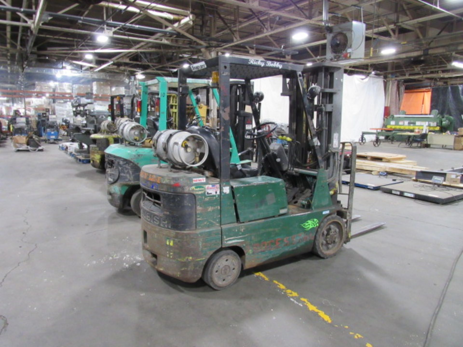 Mitsubishi FGC25 5,000lb Capacity Propane Forklift - Image 4 of 7