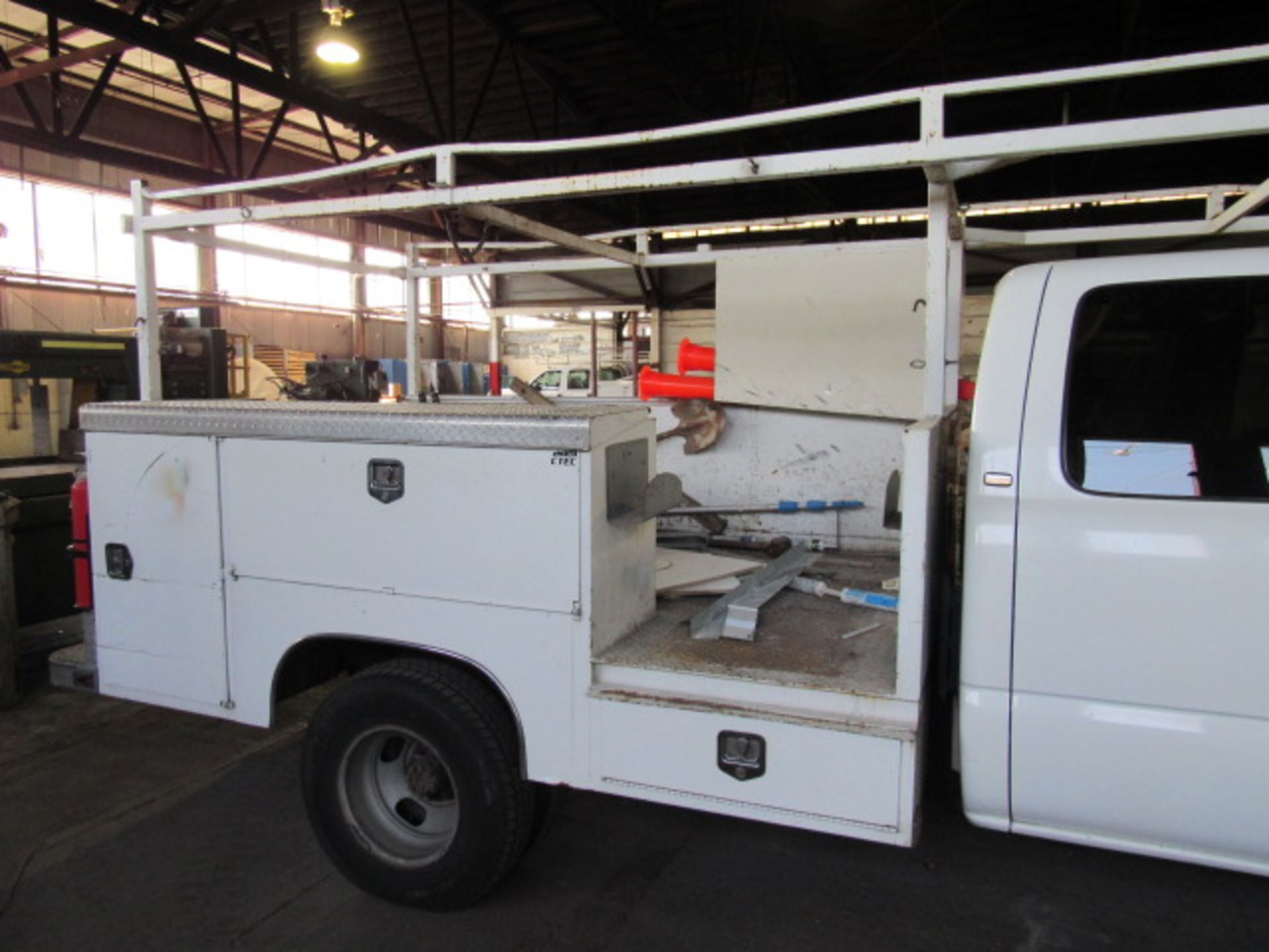 Chevrolet 3500 Dual Axel Work Truck - Image 4 of 10