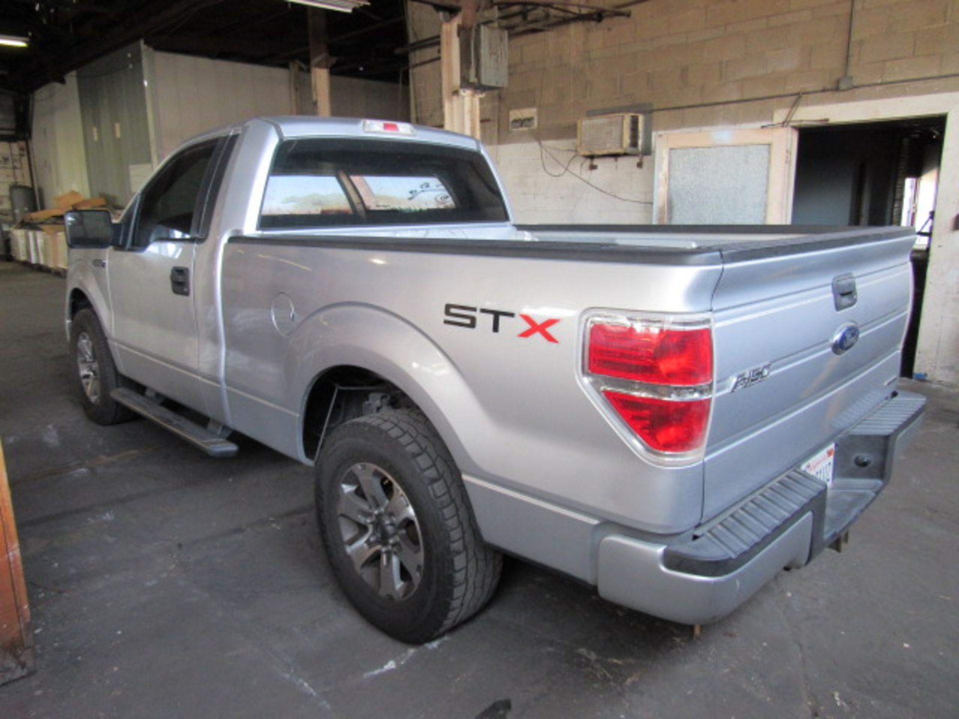 Ford F150 STX Pickup Truck - Image 5 of 5