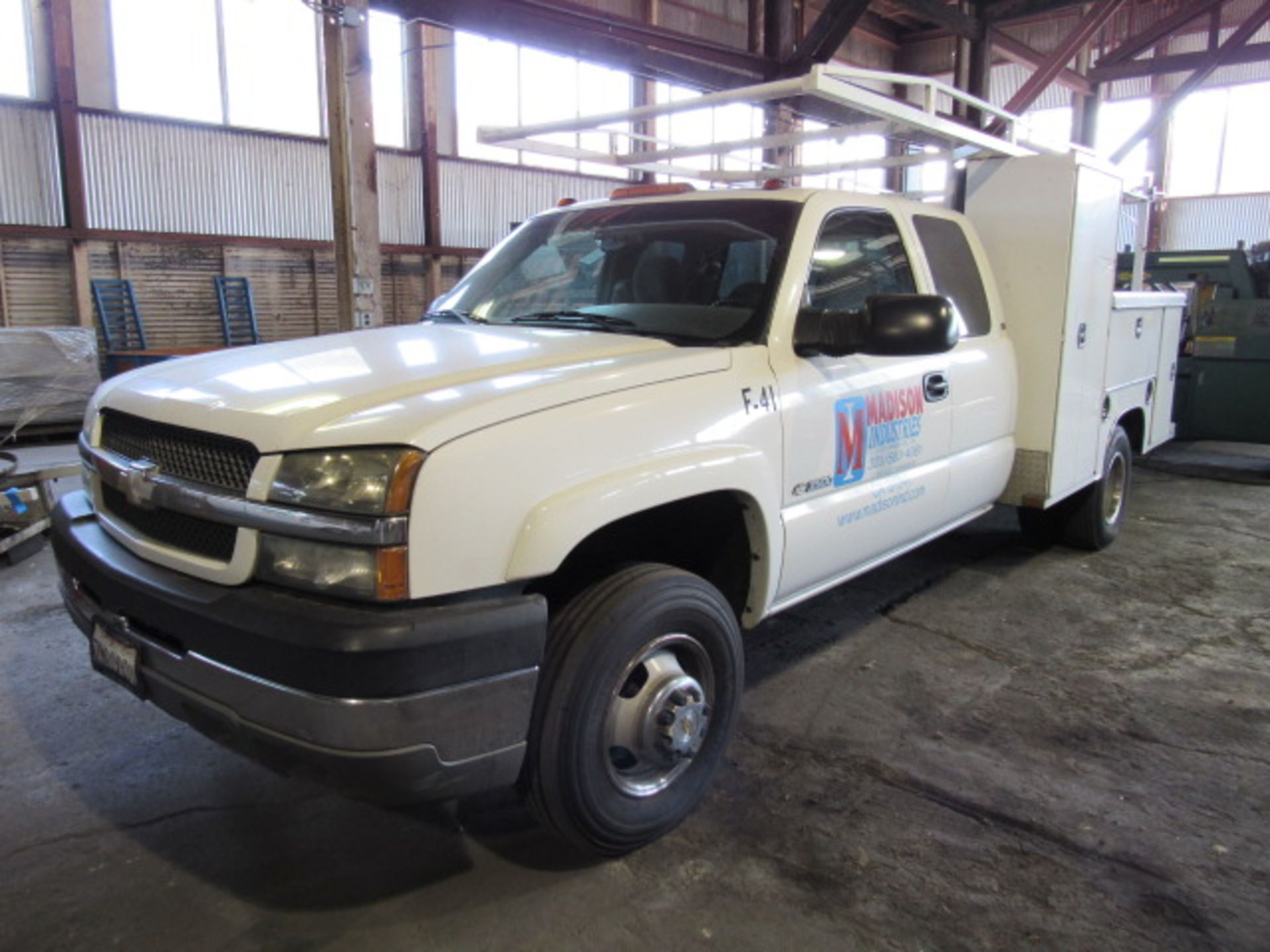 Chevrolet 3500 Dual Axel Work Truck - Image 2 of 10