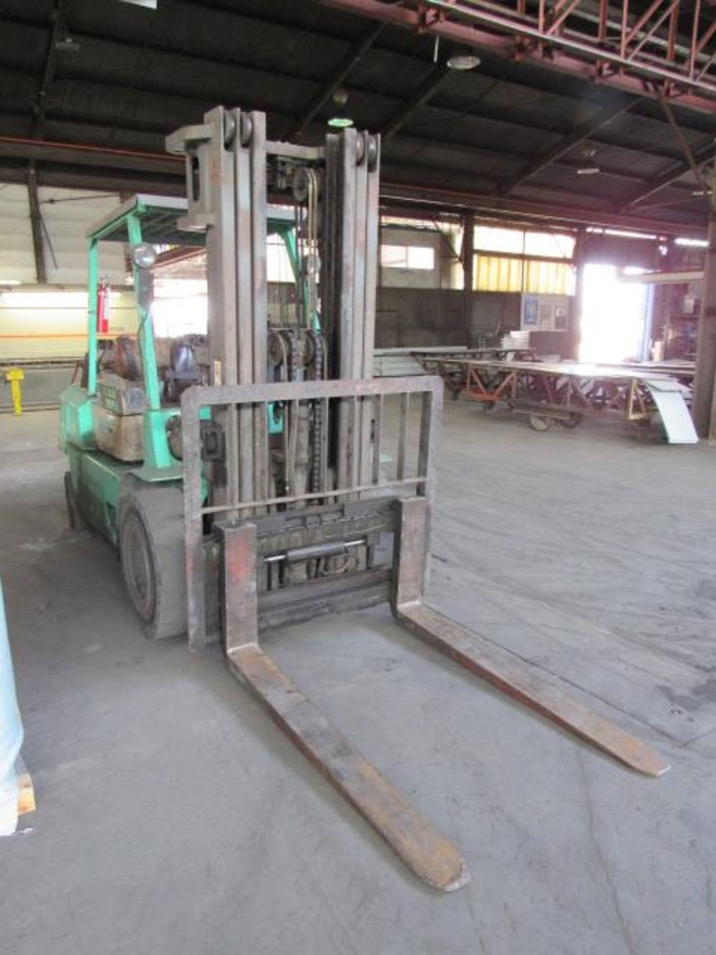 Mitsubishi FG45 9,000lb Capacity LP Forklift - Image 4 of 7