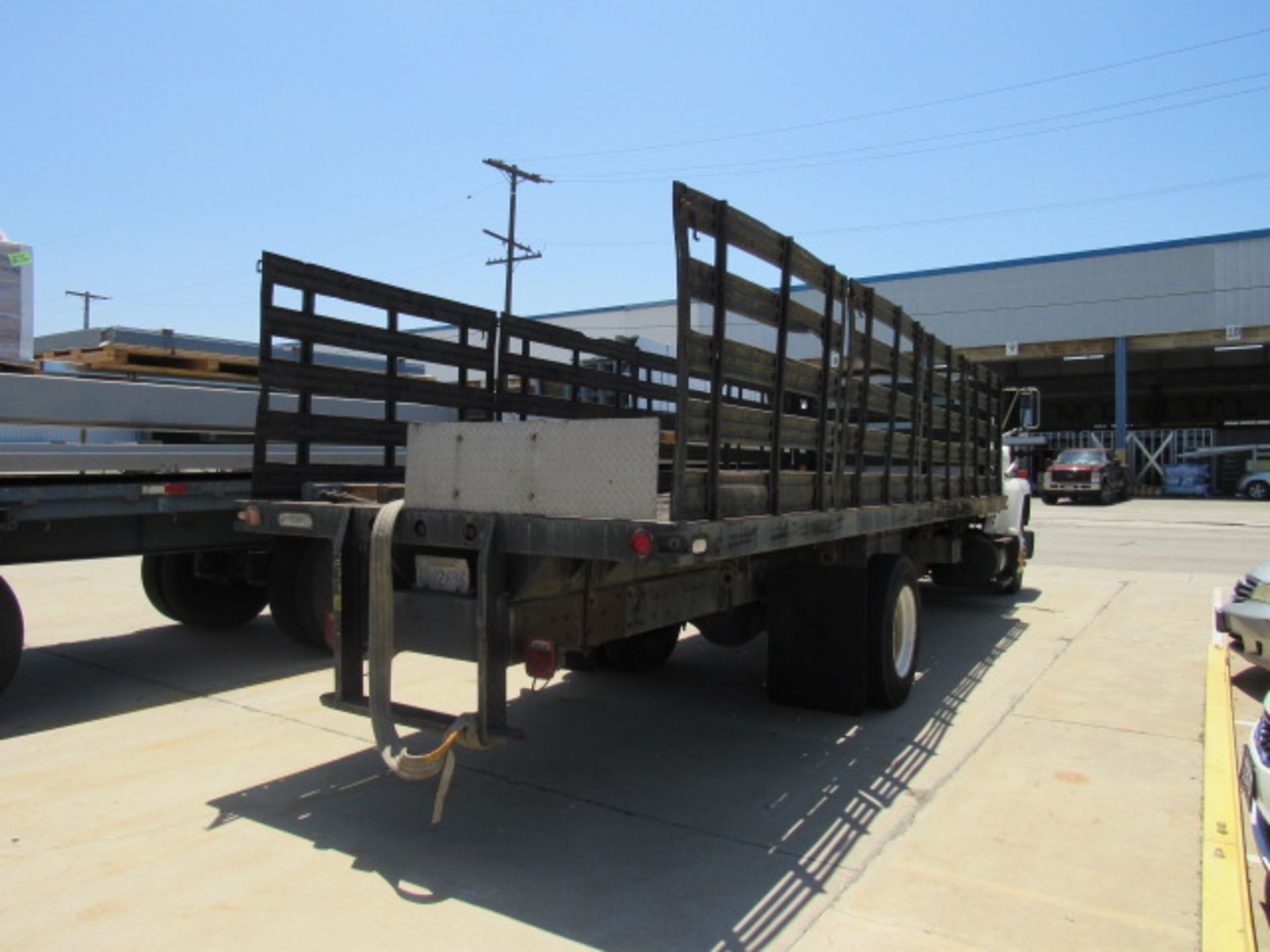 Ford L17000 Diesel Flatbed Truck - Image 4 of 10