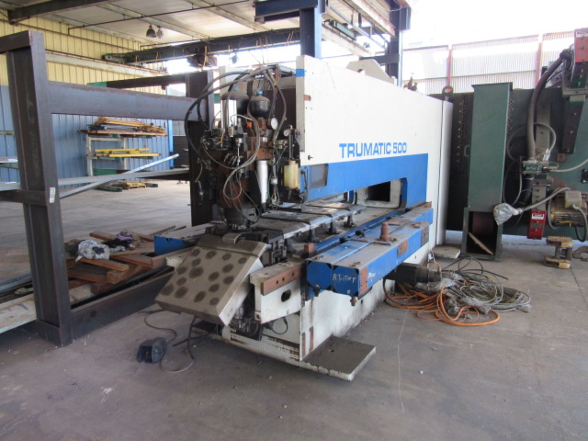 Trumpf Trumatic 500 25 Ton CNC Turret Punch with 50'' x 98'' Table, 20 Stations, 8mm Sheet - Image 2 of 17