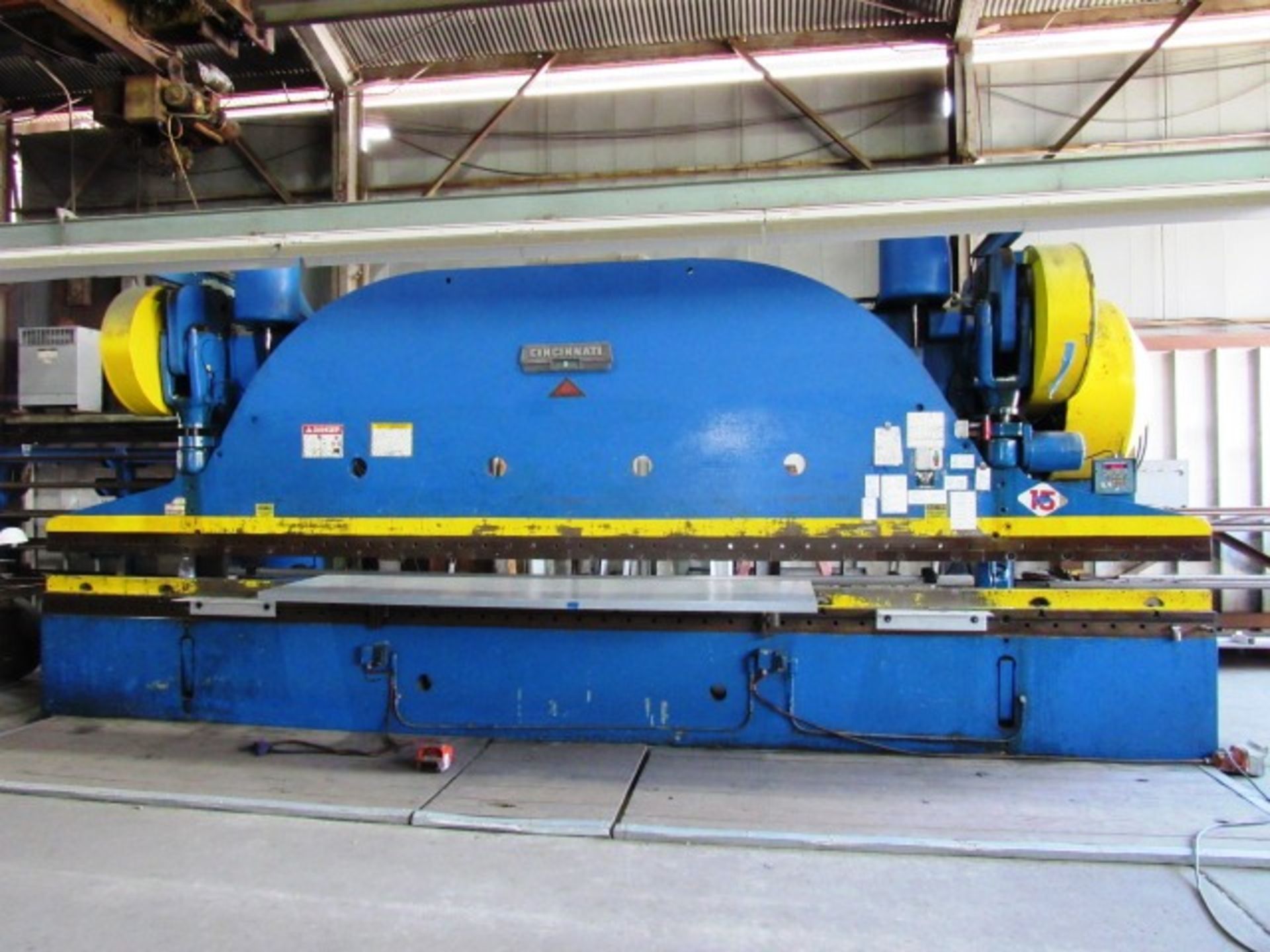 Cincinnati 9 Series x 16' 225-Ton Mechanical Press