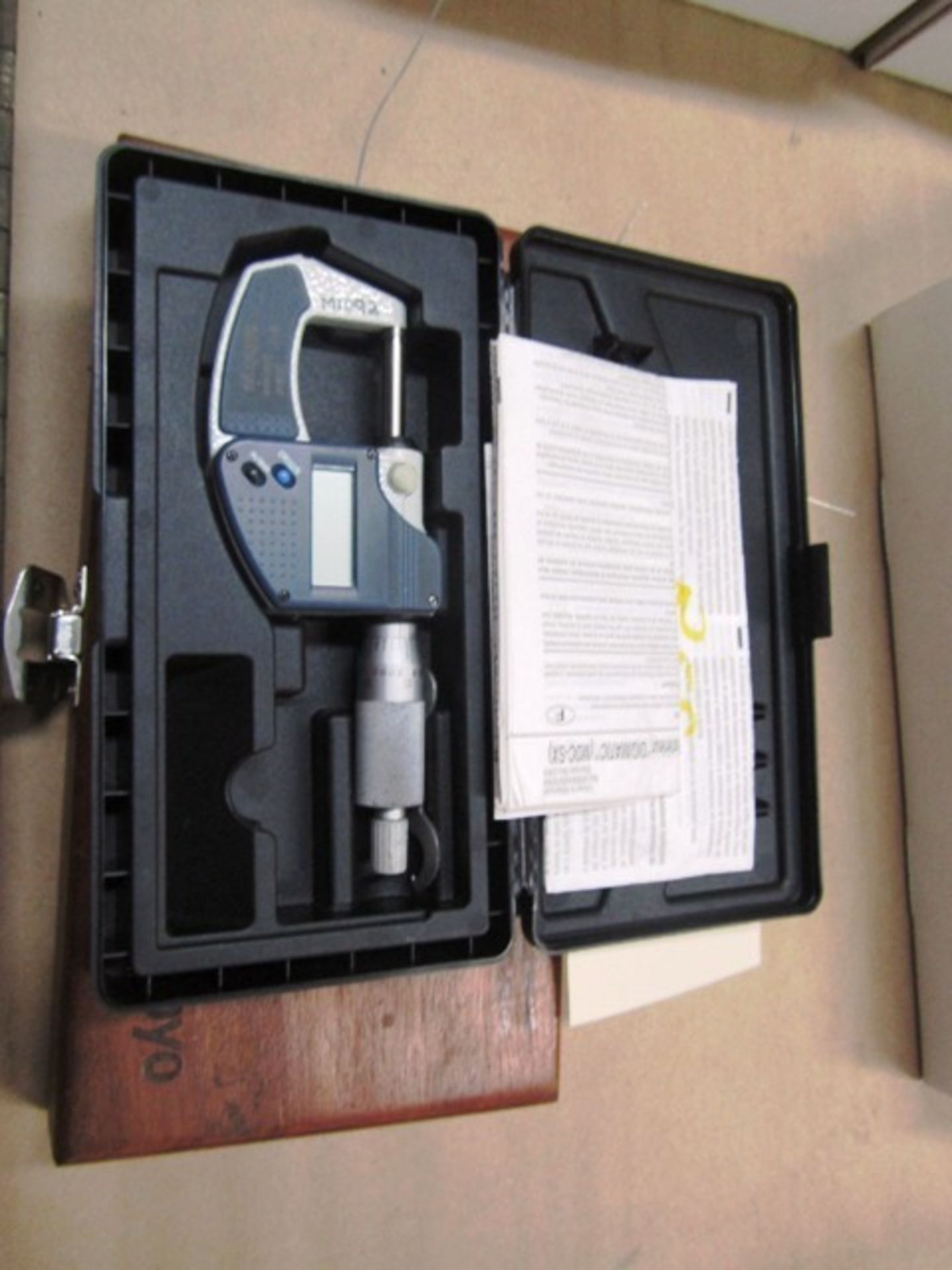 Mitutoyo 0''-1'' Digital Micrometer - Bild 2 aus 2