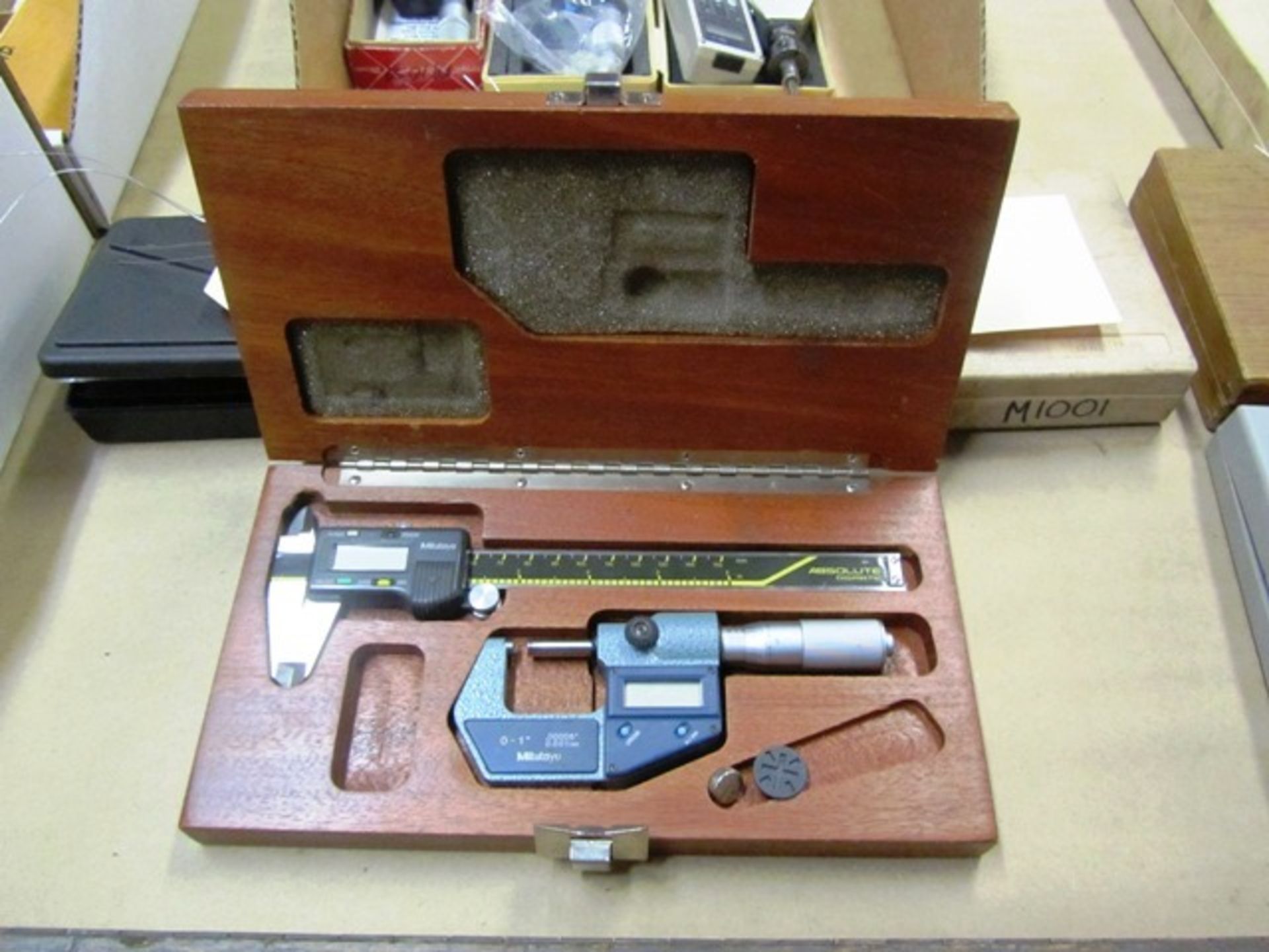 Mitutoyo 6'' Digital Caliper & Mitutoyo 0''-1'' Digital Micrometer Set