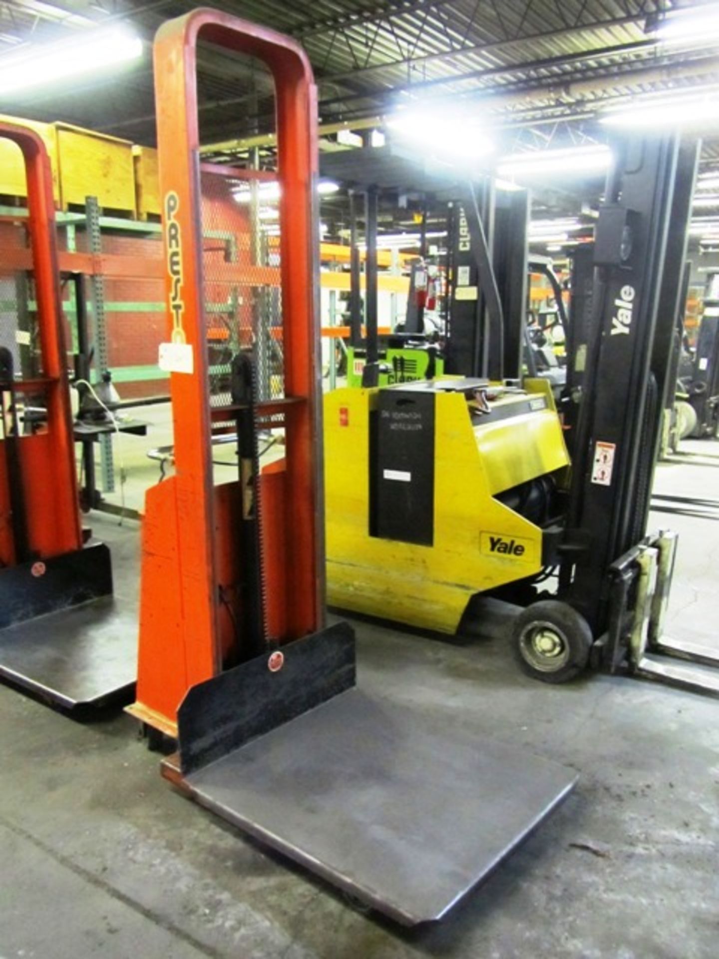 Presto Model B778-MOD 1,000lb Capacity Walk Behind Electric Lift