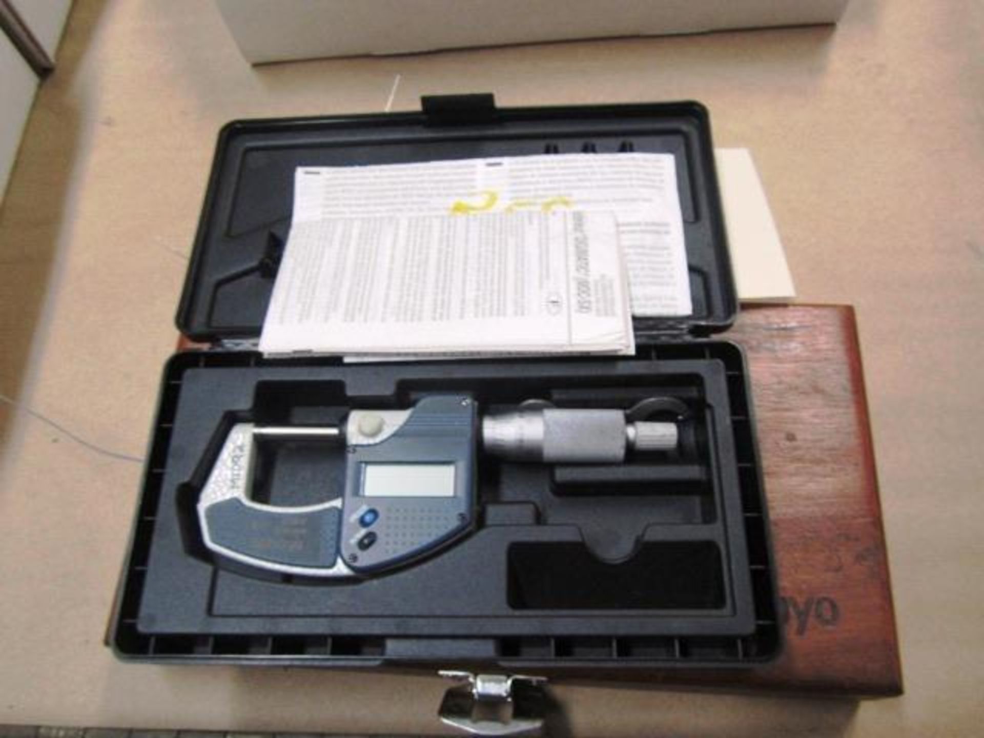 Mitutoyo 0''-1'' Digital Micrometer