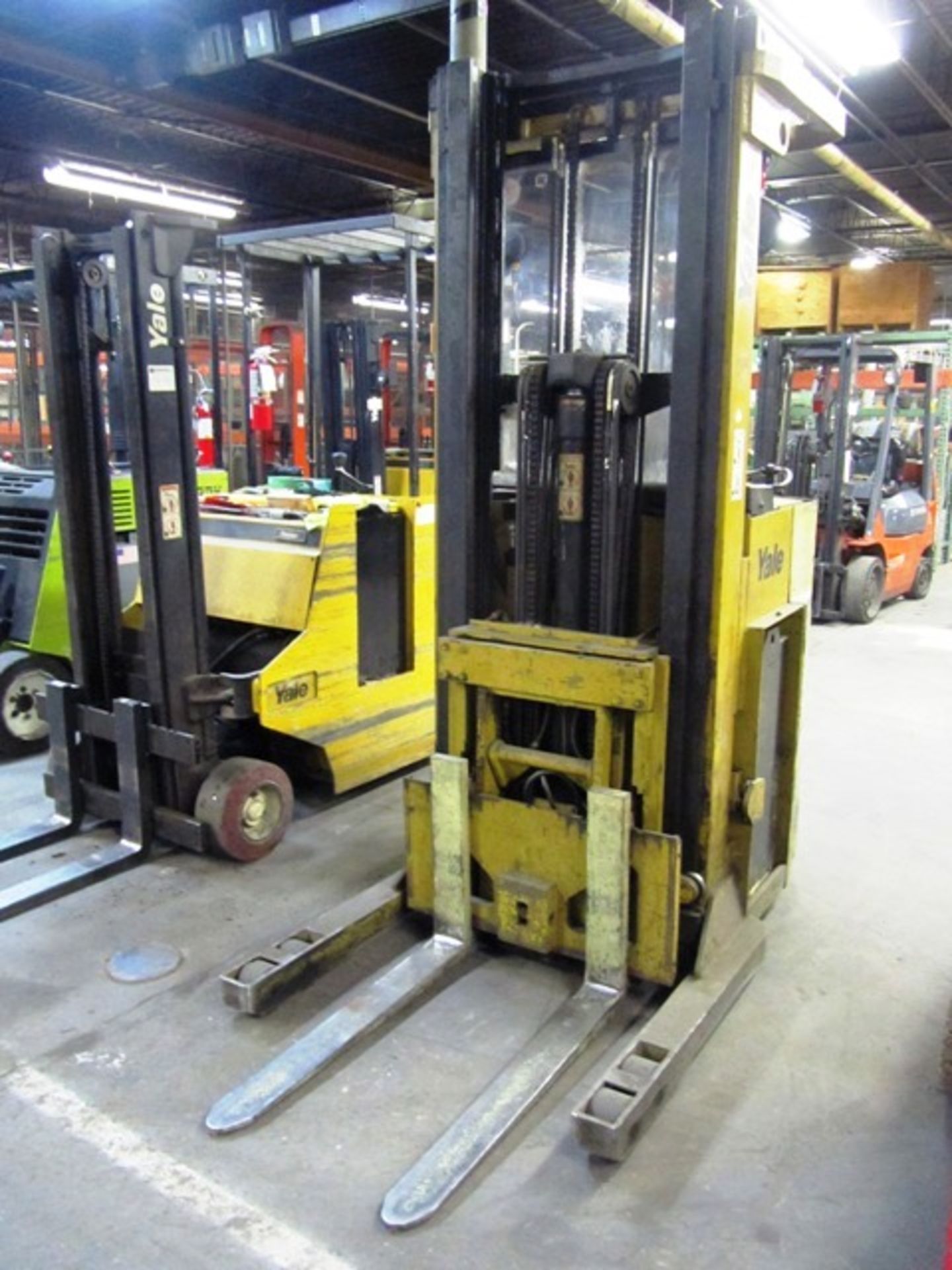 Yale Model NEO30MAN24ST095 3,000lb Capacity Stand Up Type Electric Forklift