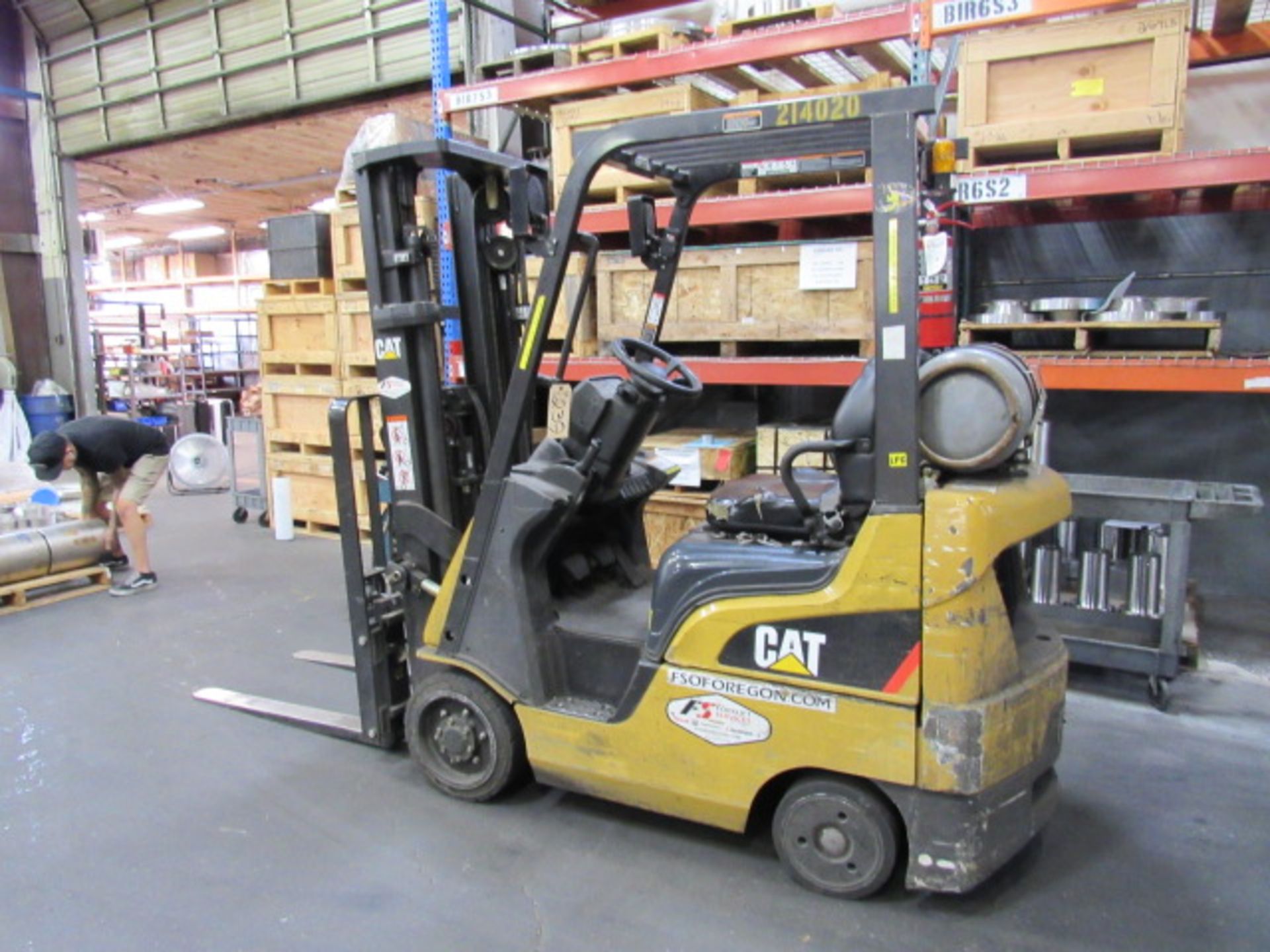 Caterpillar 2C3500 3,000lb Capacity LP Forklift - Image 2 of 8