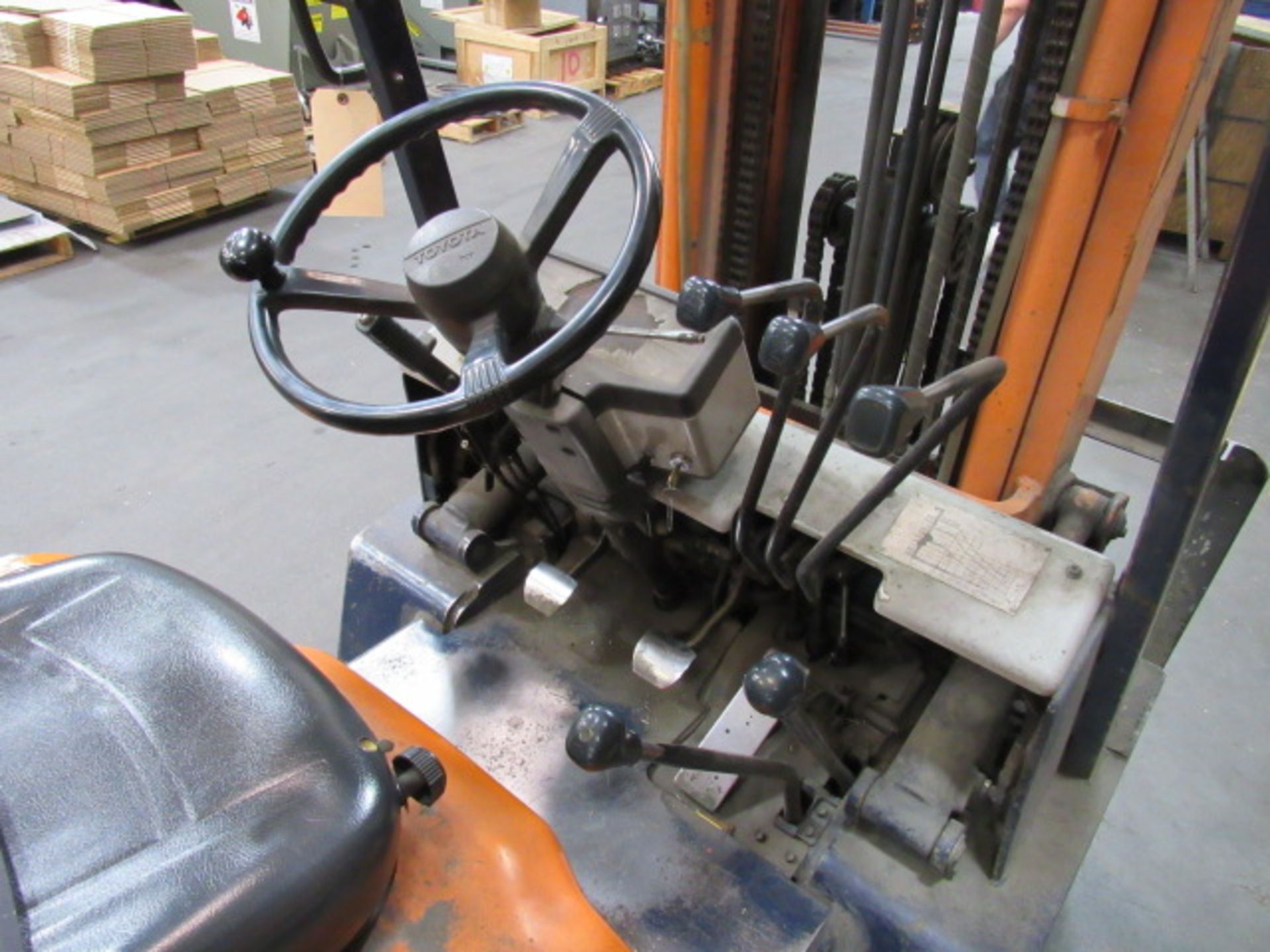 Toyota 5FGL25 5,000lb Capacity Outdoor LP Forklift - Image 5 of 8