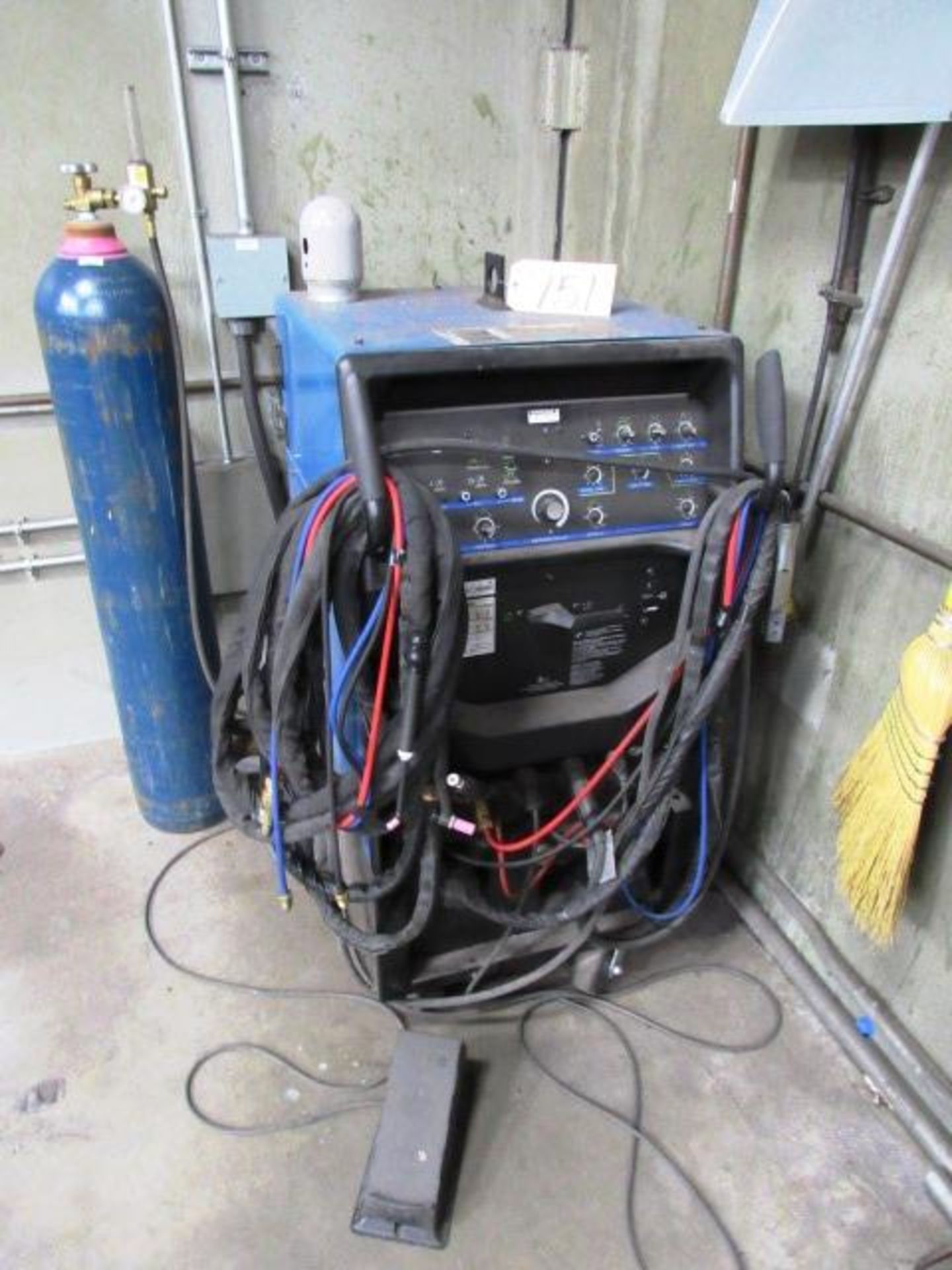 Miller Syncrowave 350LX Portable Welder