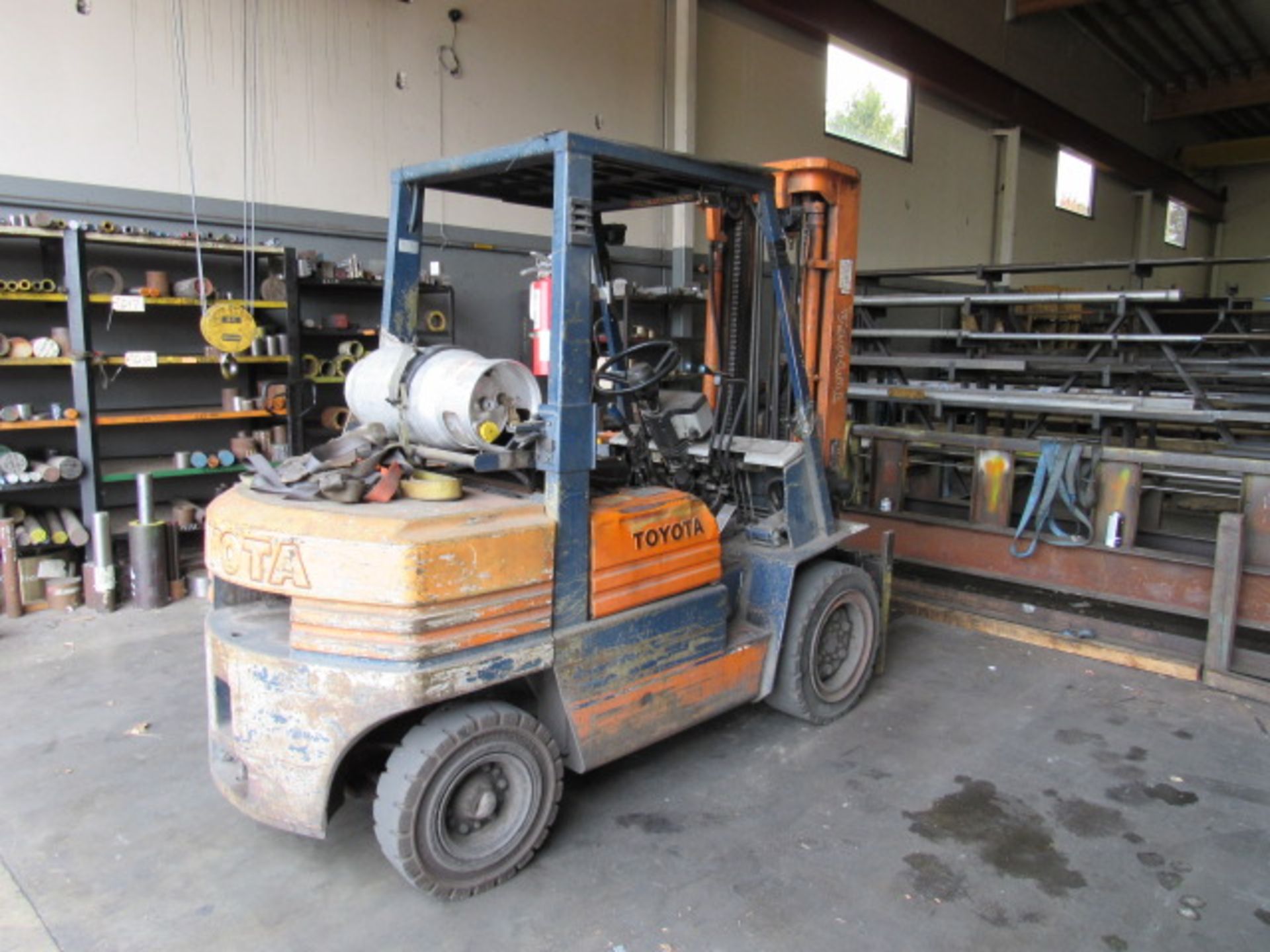Toyota 025FG-30 5,300lb Capacity Outdoor LP Forklift - Image 4 of 10