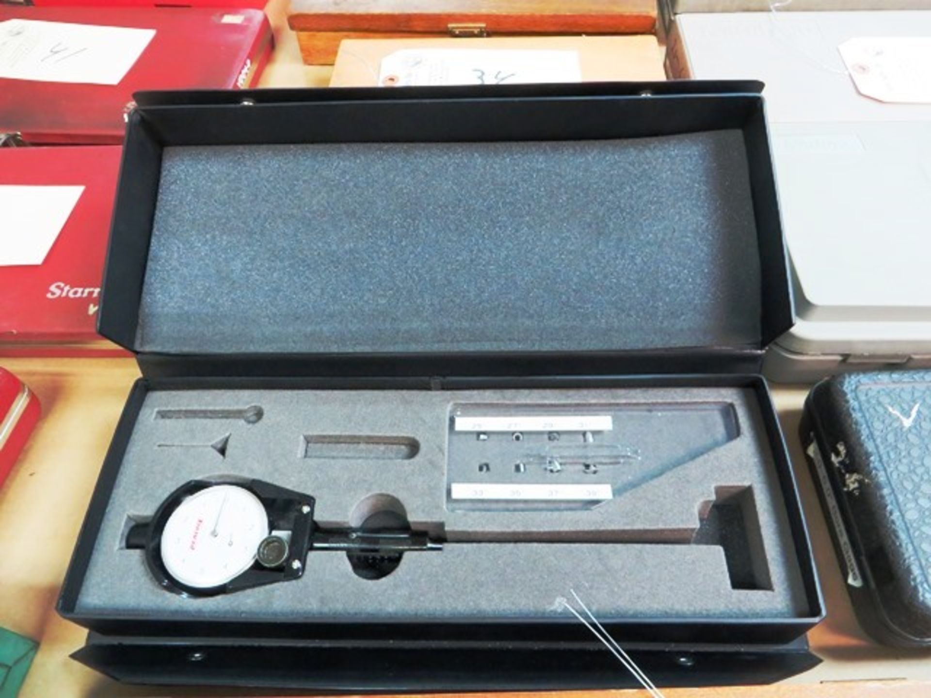 Peacock 0.25'' - 0.40'' Dial Bore Gauge