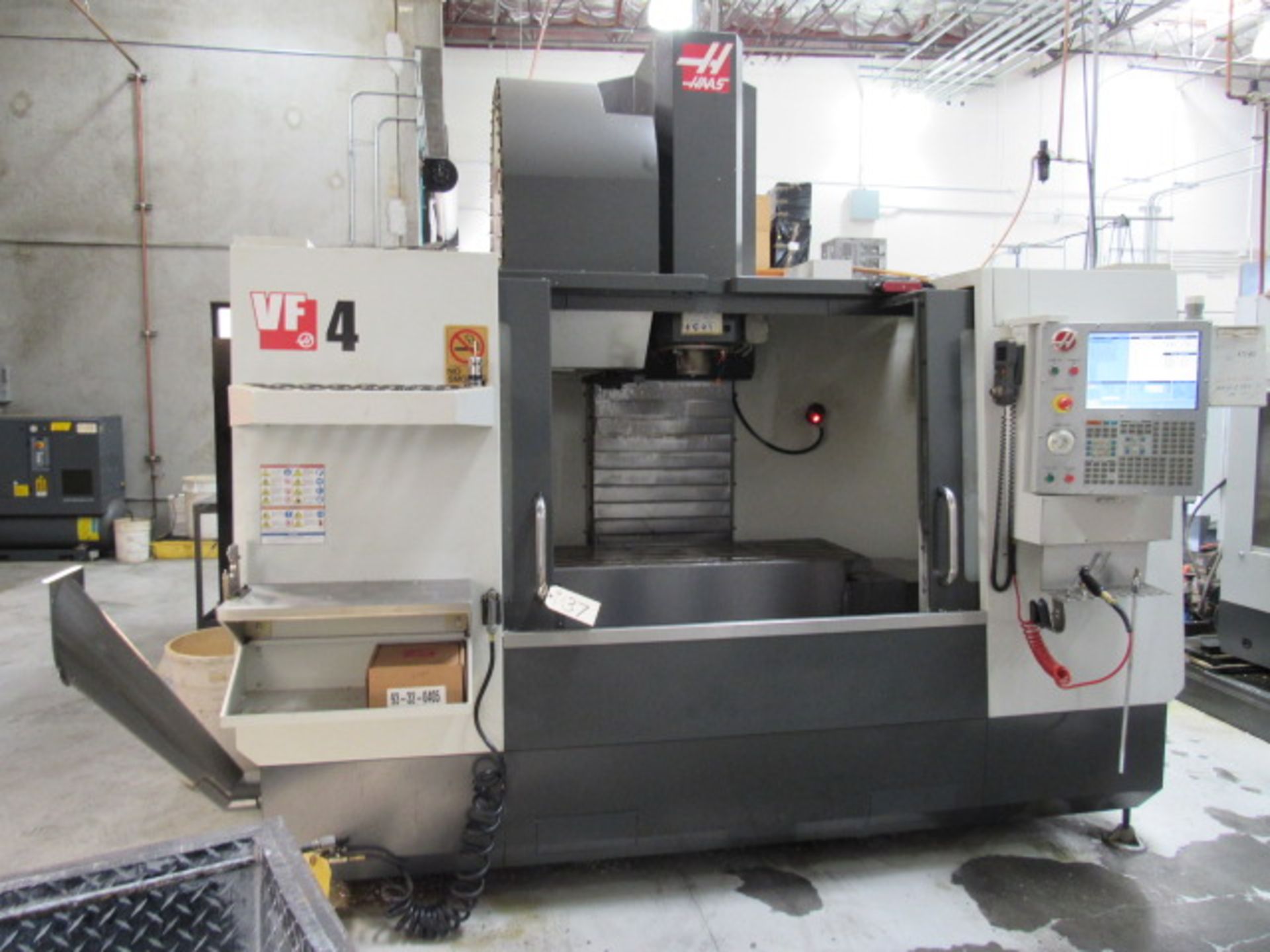Haas VF4 CNC Vertical Machining Center - Image 4 of 9
