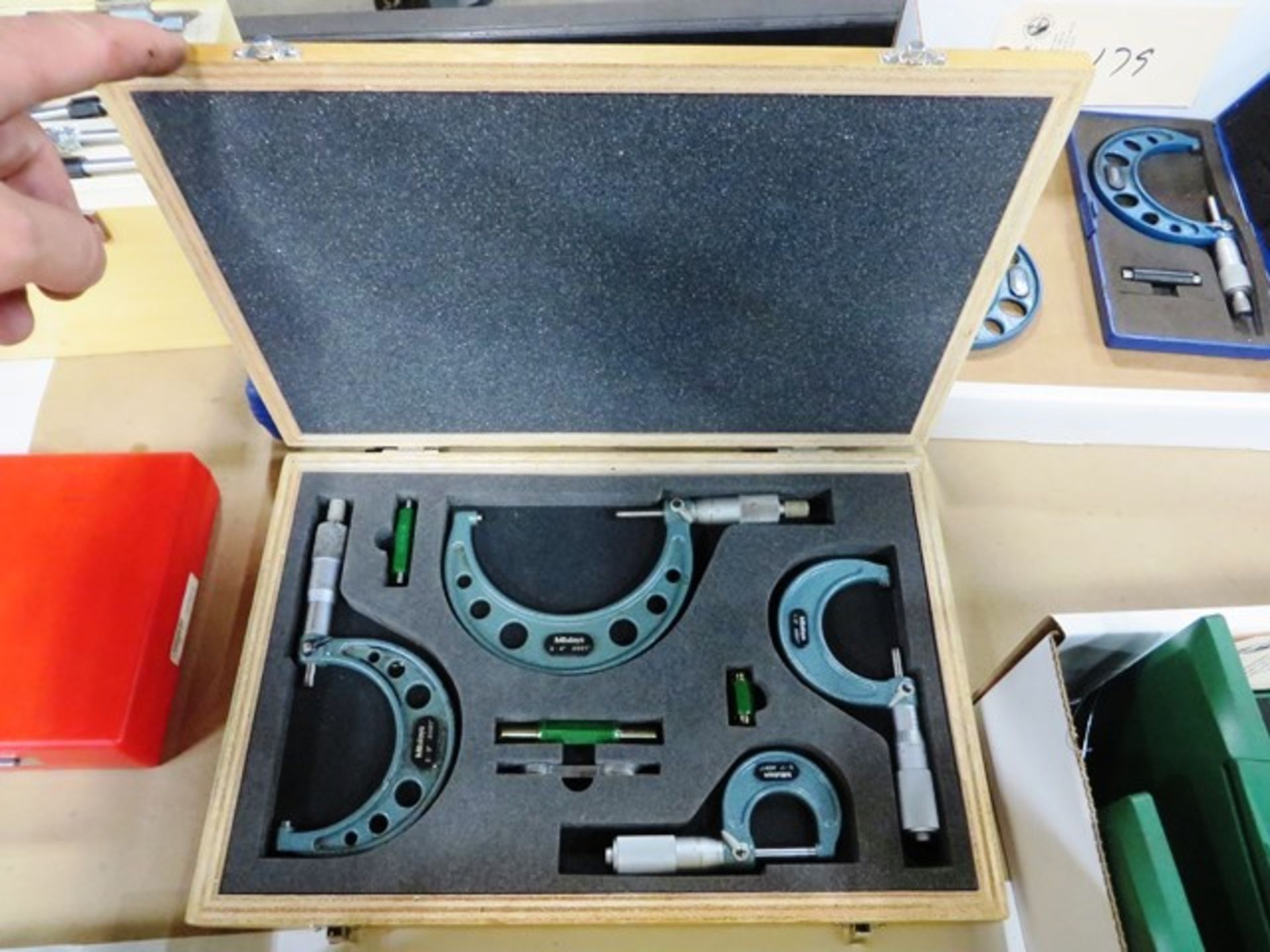 Mitutoyo 0''-1'' - 3''-4'' Outside Micrometer Set