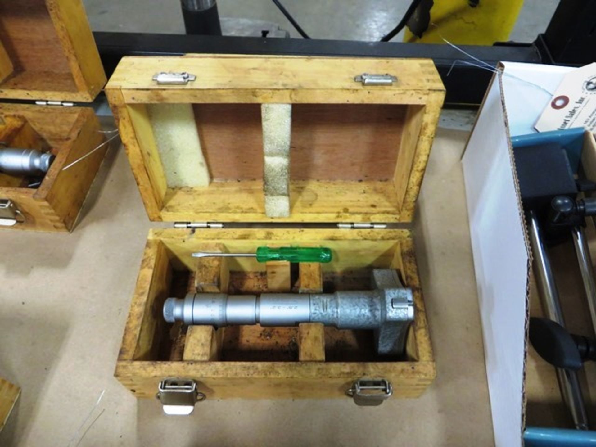 SPI 2.8'' - 3.2'' Hole Micrometer