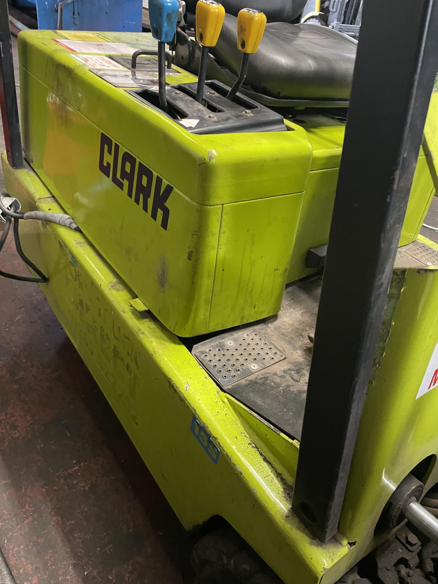 Clark TM15 3 Wheel Fork Lift Truck cw Charger - Image 3 of 10