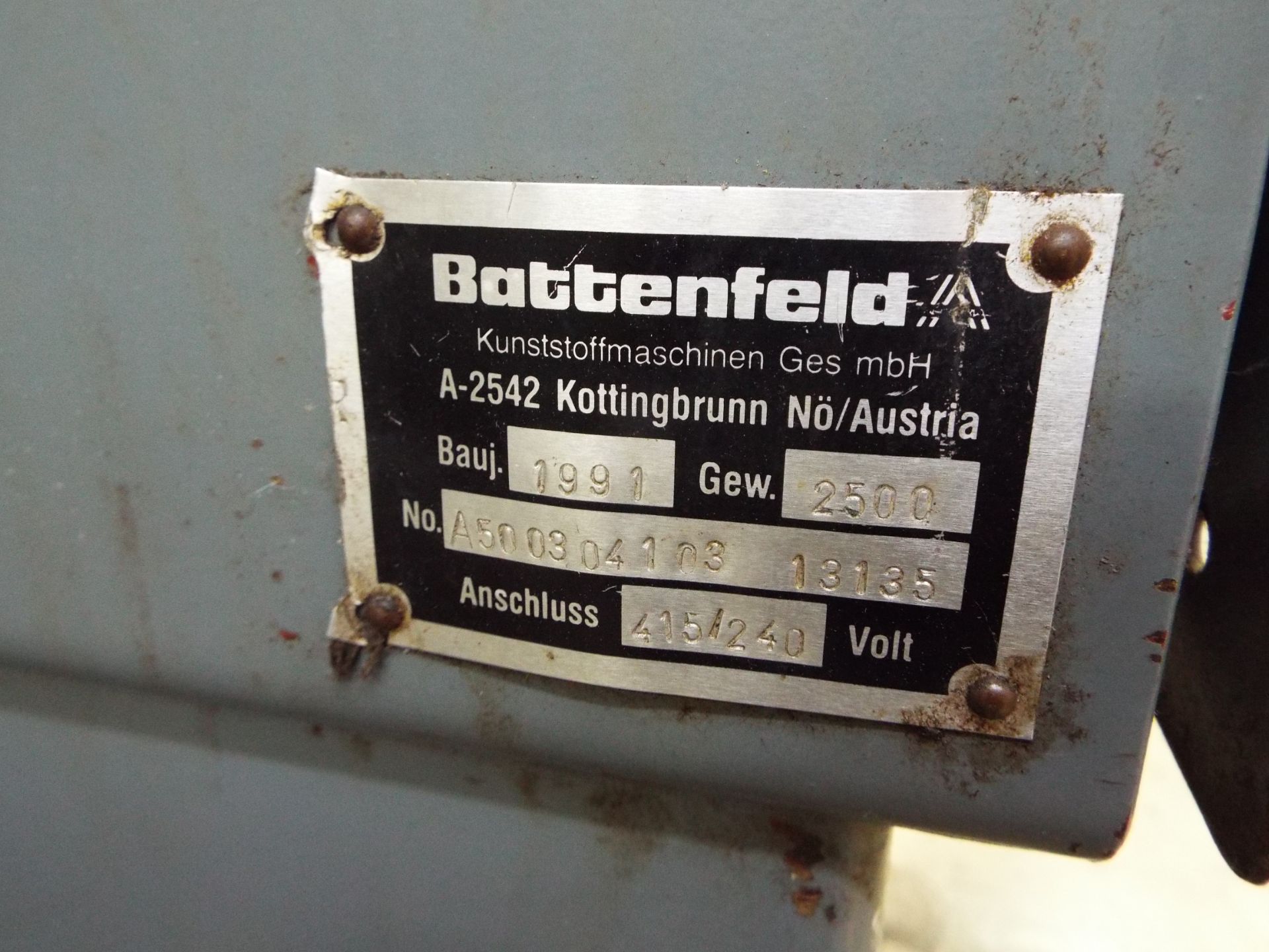 This is for a used Battenfeld BA500 CD Plus Plastic Injection Moulding Machine cw Unilog 4000 - Image 10 of 17