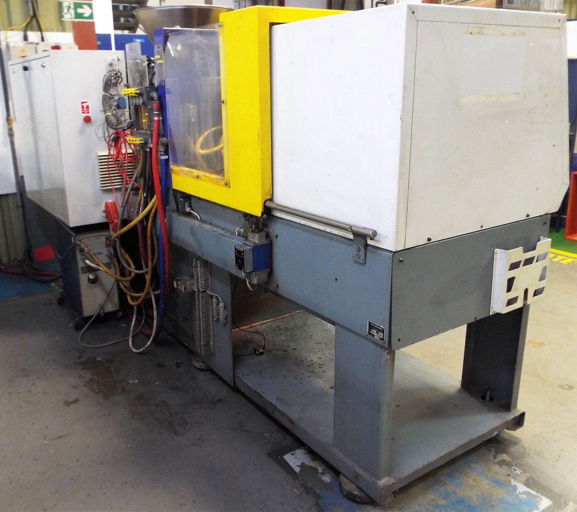 This is for a used Battenfeld BA500 CD Plus Plastic Injection Moulding Machine cw Unilog 4000 - Image 2 of 17